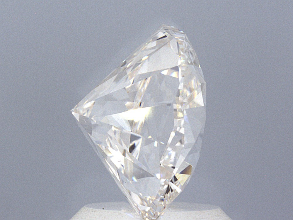 Round Brilliant, 2.69CT, G VVS2 Excellent